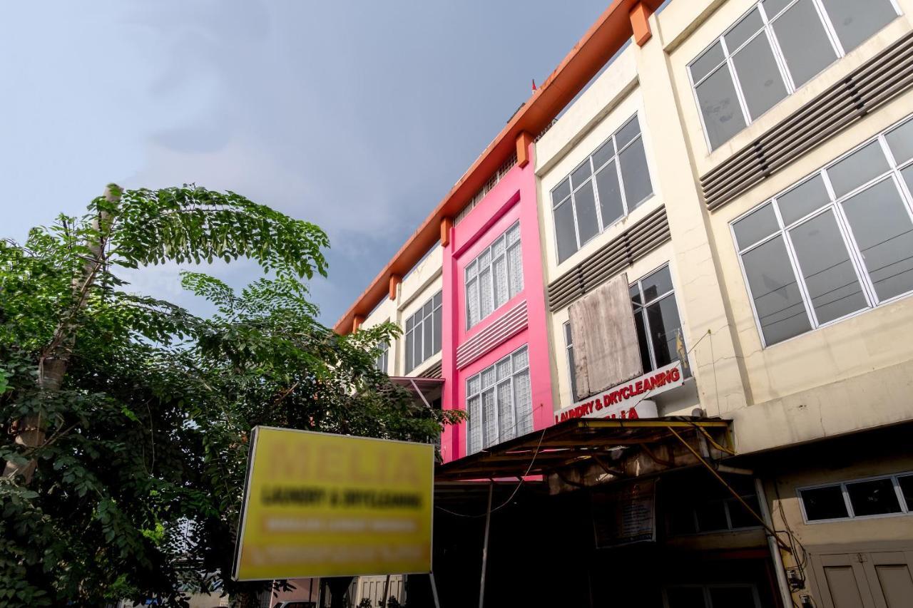 Oyo 1557 Bungas Guest House Medan Dış mekan fotoğraf