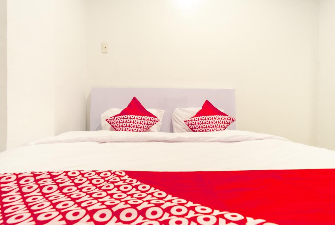 Oyo 1557 Bungas Guest House Medan Dış mekan fotoğraf