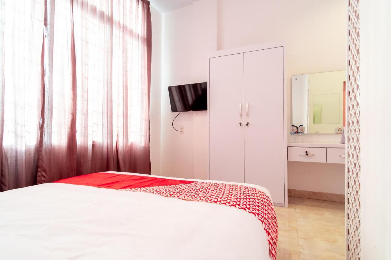 Oyo 1557 Bungas Guest House Medan Dış mekan fotoğraf